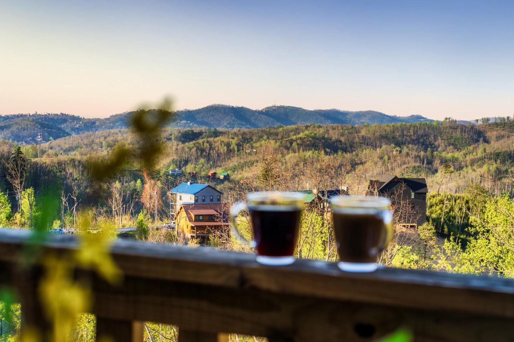 Mountainscape - Brand New Cabin W Views - Hottub - Firetable - Ps5 - Pooltable - 3 Pools Гатлінбург Екстер'єр фото