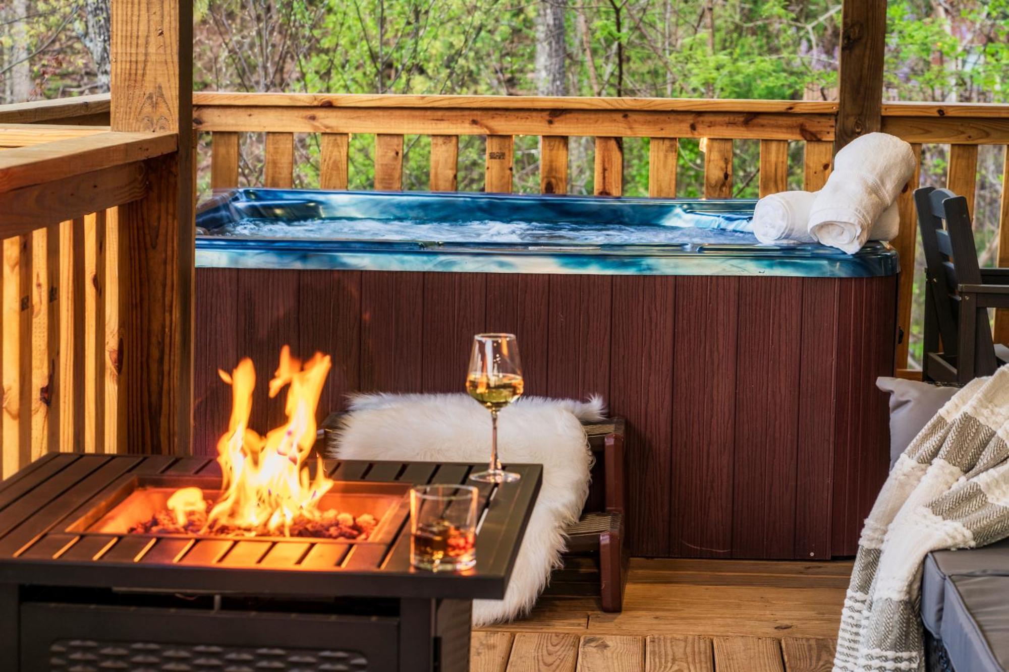 Mountainscape - Brand New Cabin W Views - Hottub - Firetable - Ps5 - Pooltable - 3 Pools Гатлінбург Екстер'єр фото