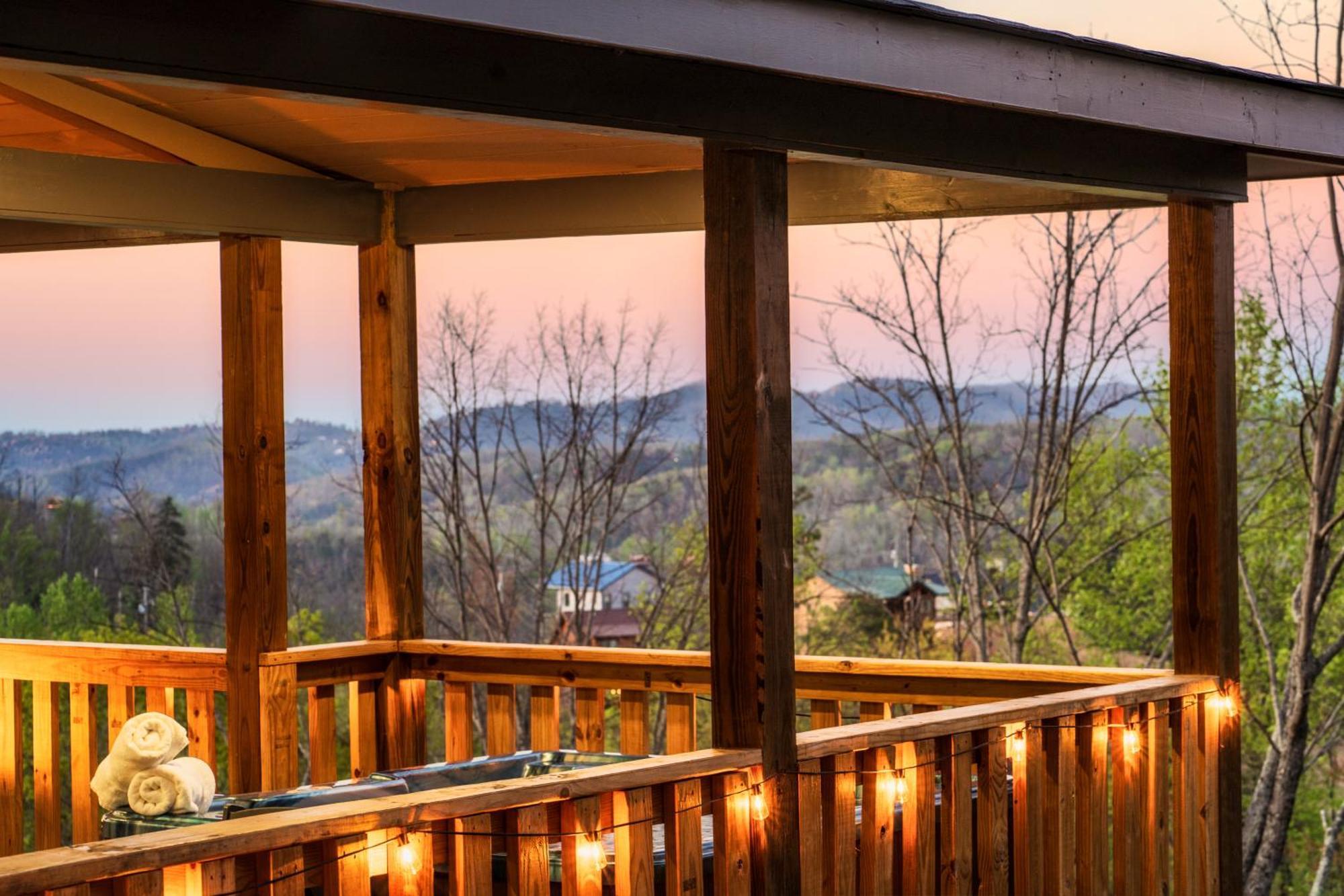 Mountainscape - Brand New Cabin W Views - Hottub - Firetable - Ps5 - Pooltable - 3 Pools Гатлінбург Екстер'єр фото