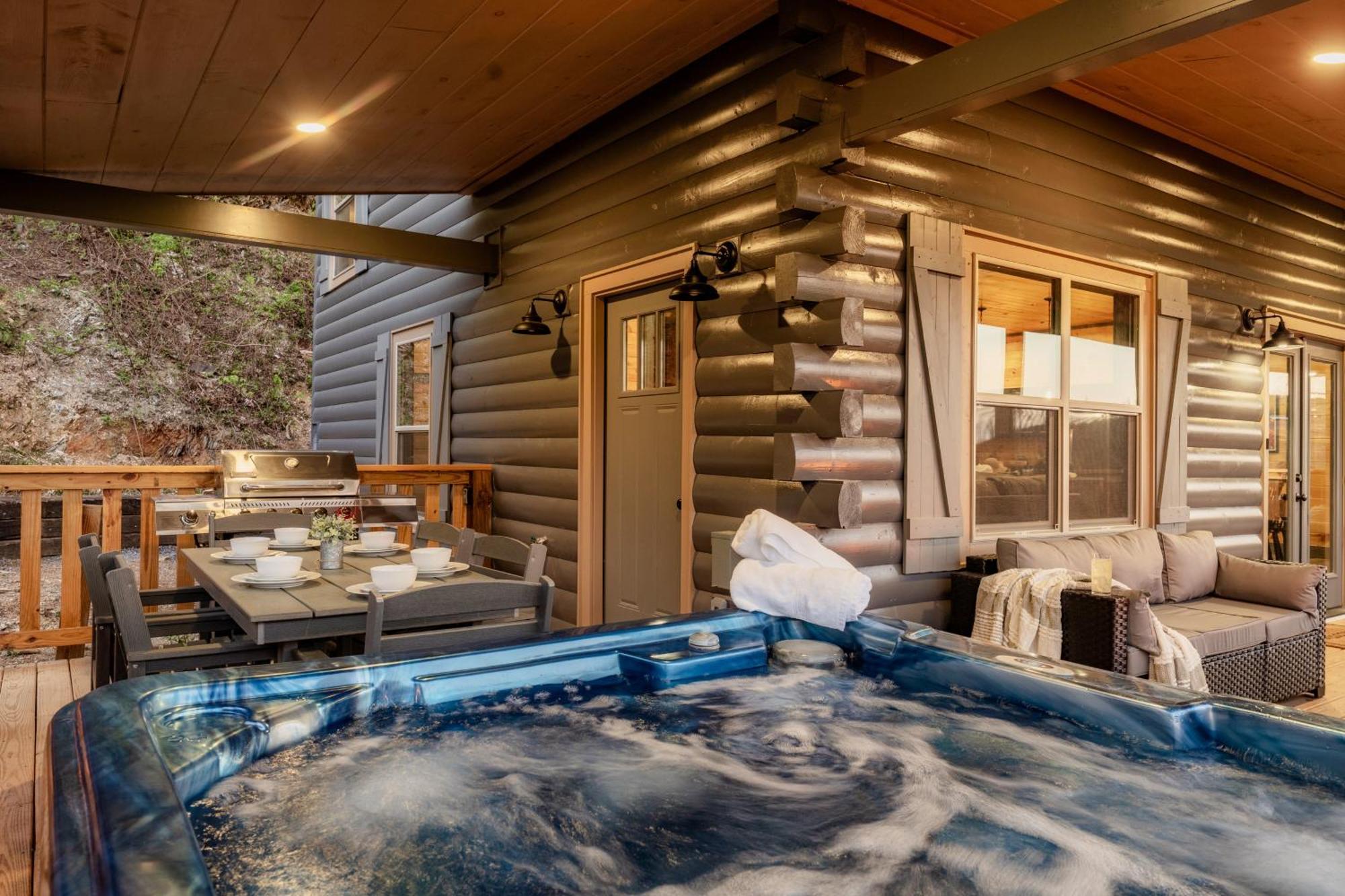 Mountainscape - Brand New Cabin W Views - Hottub - Firetable - Ps5 - Pooltable - 3 Pools Гатлінбург Екстер'єр фото