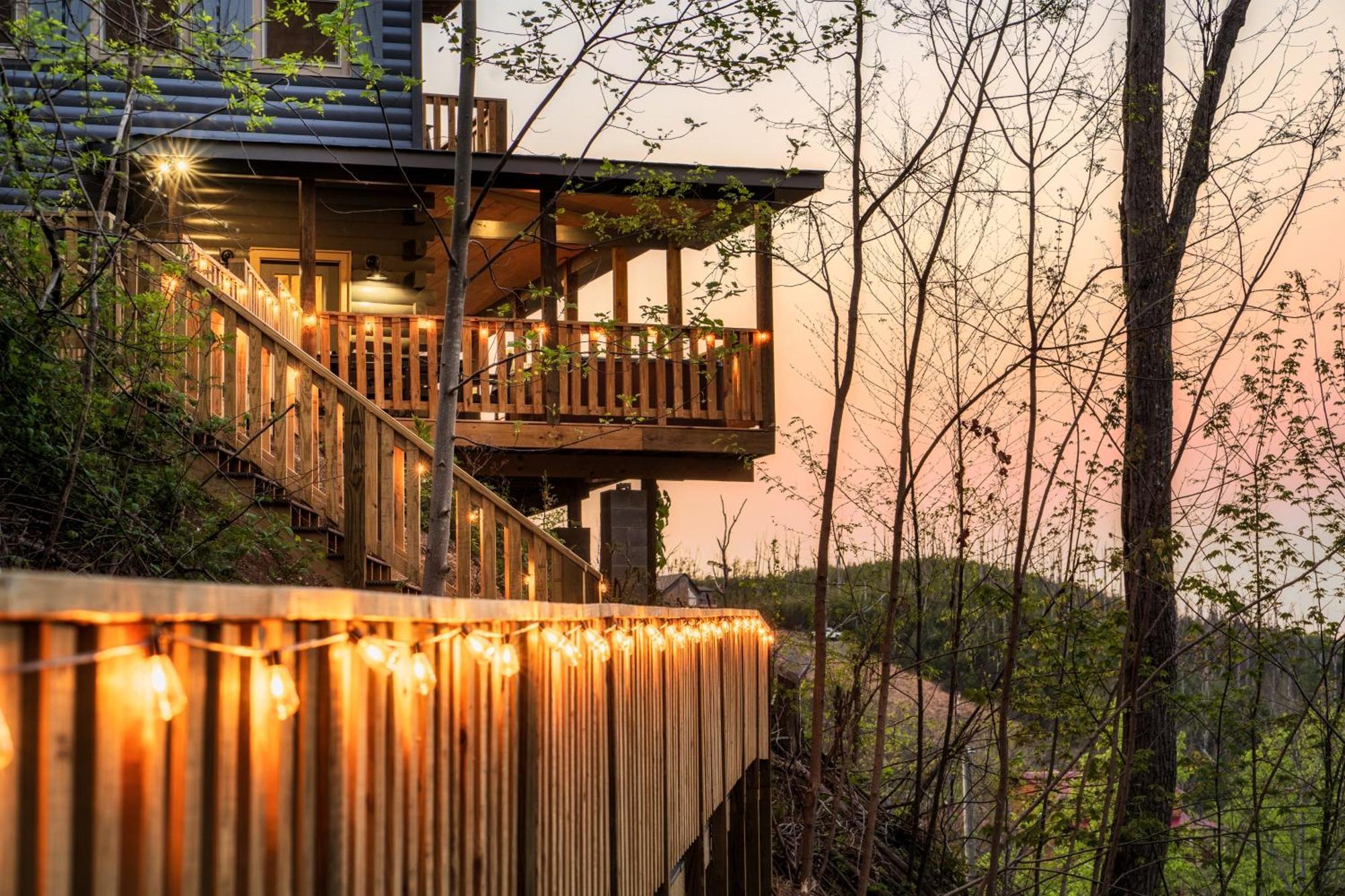 Mountainscape - Brand New Cabin W Views - Hottub - Firetable - Ps5 - Pooltable - 3 Pools Гатлінбург Екстер'єр фото